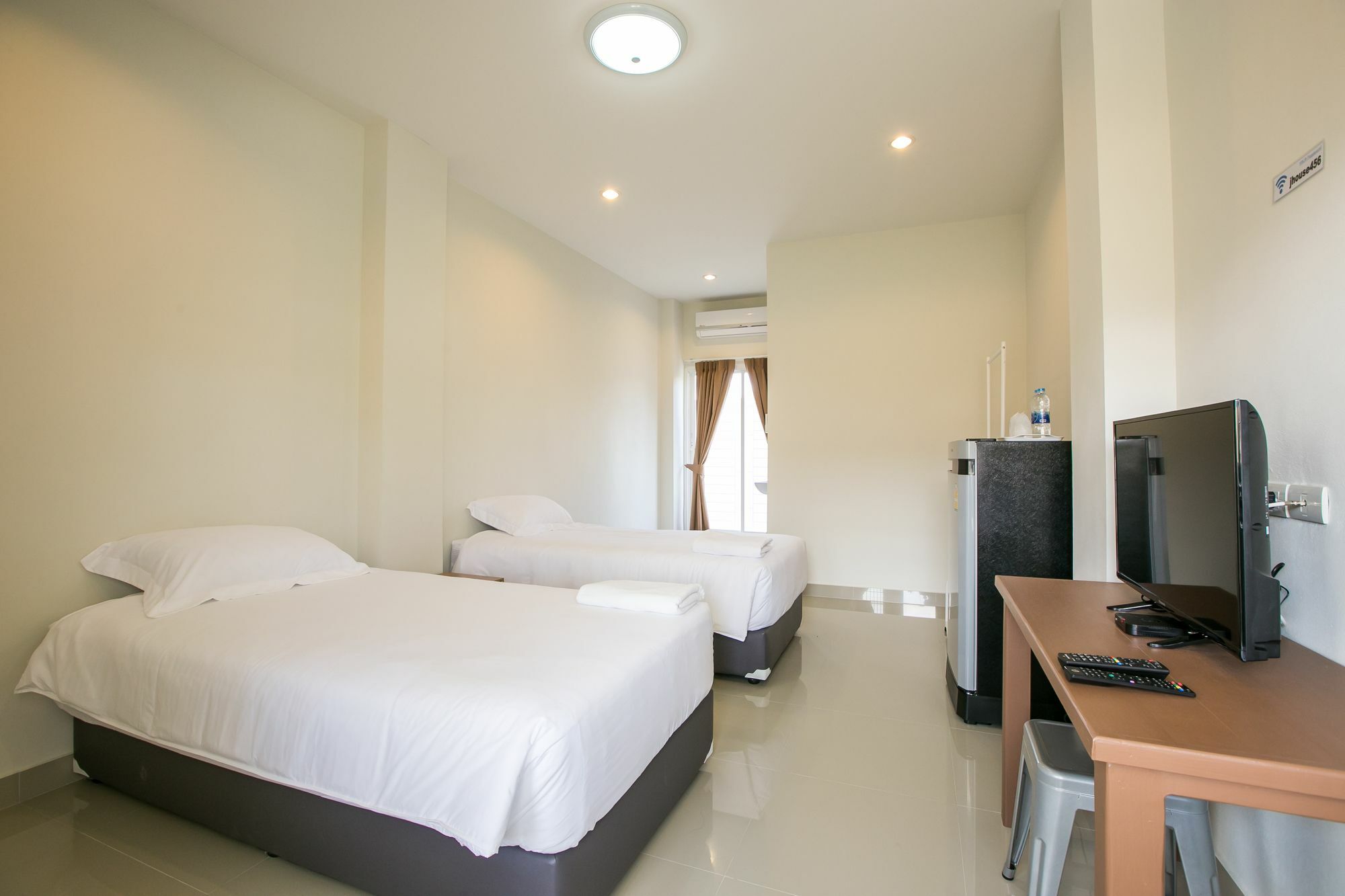 Aparthotel J-House Phetchaburi Exterior foto